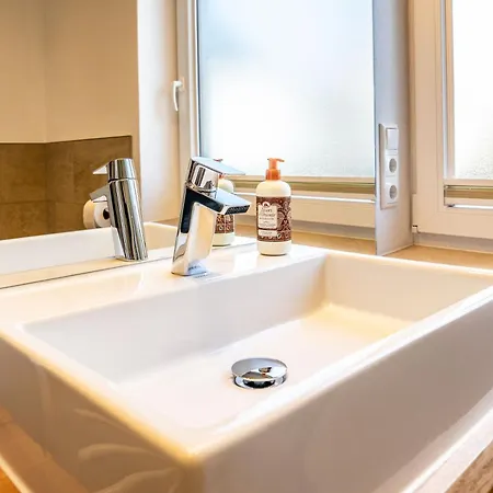 Apartment Veronika 4 *